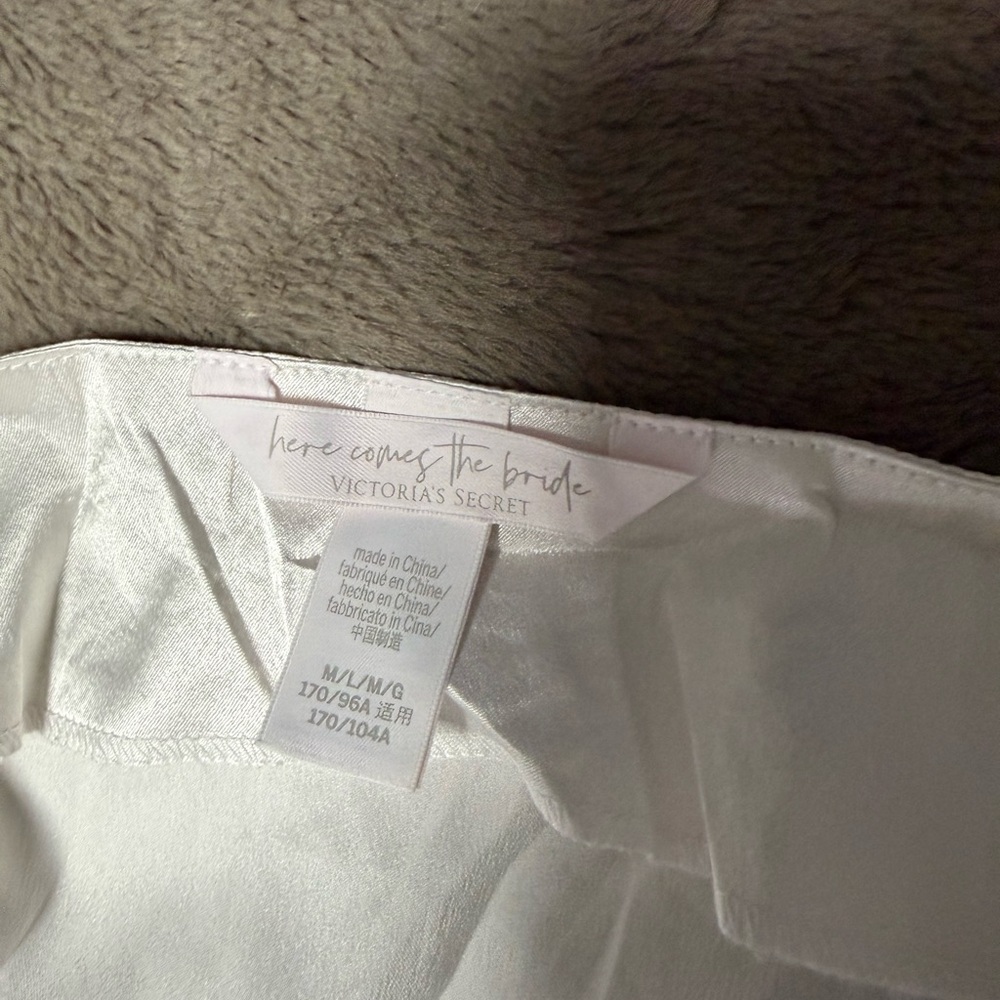 Victoria Secret White Bridal Robe - Picture 7 of 7
